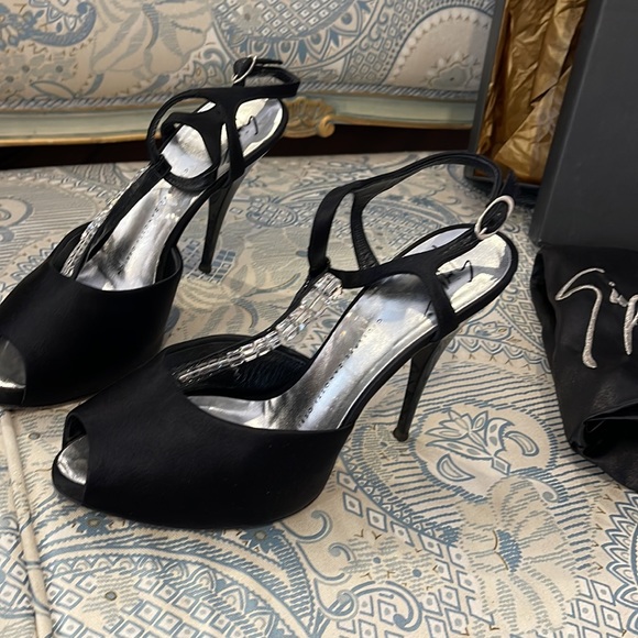 Giuseppe Zanotti Design. Made in Italy. - Picture 2 of 4